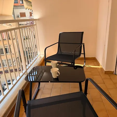 Nicol Apartment *